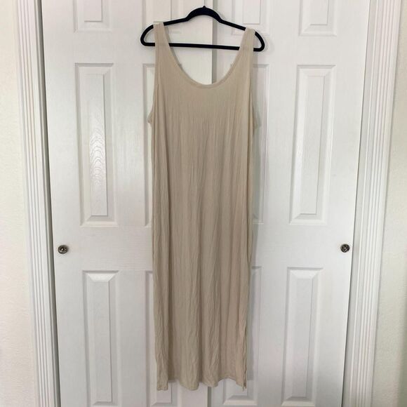 Old Navy Dresses & Skirts - Old Navy Beige Tank Midi Dress